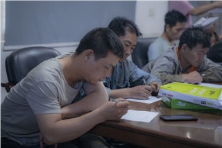 朝陽集團開展行車和有限作業(yè)空間安全操作培訓、道路交通安全培訓